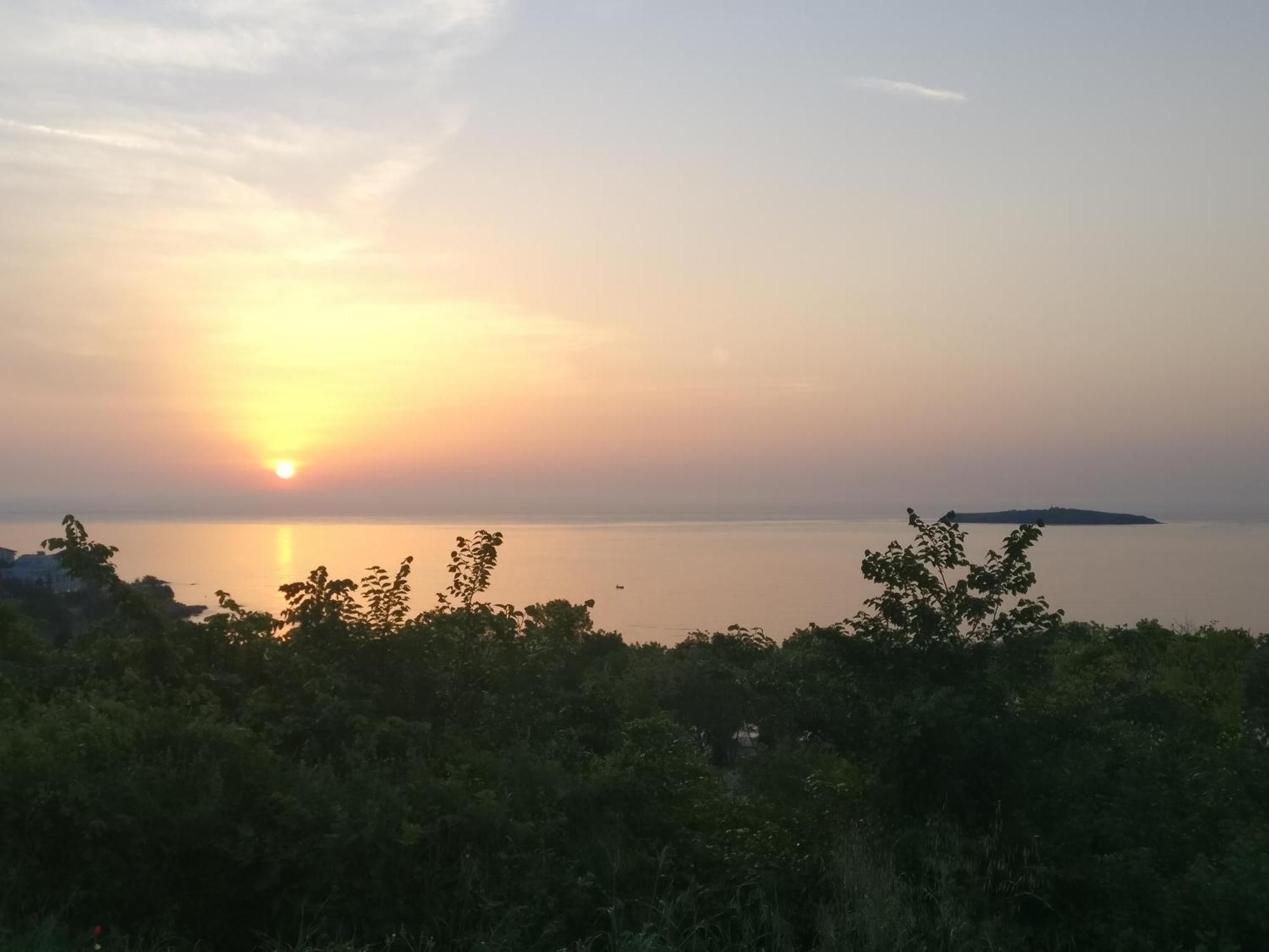 Happy-U House - Modern And With Stunning View Villa Chernomorets Bagian luar foto
